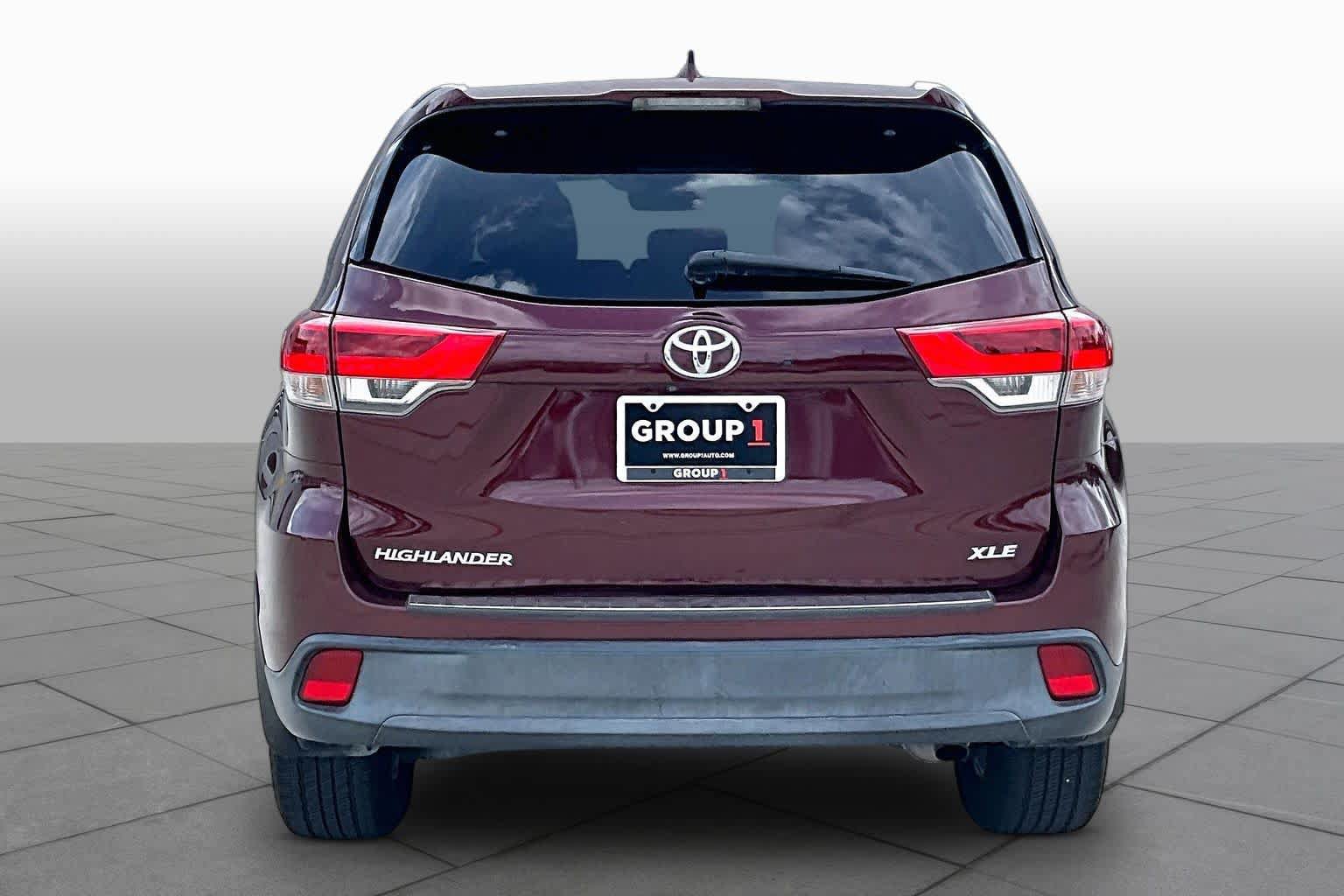 Used 2017 Toyota Highlander XLE FWD image 5