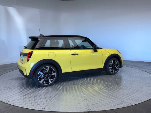 New 2026 MINI Cooper S image 8