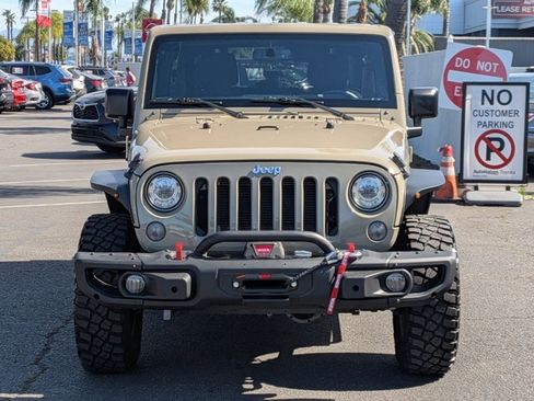 Used 2017 Jeep Wrangler Unlimited Rubicon w/ Connectivity Group image 2