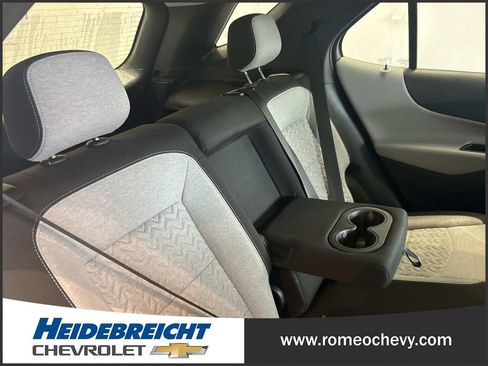 Used 2023 Chevrolet Equinox LS image 32