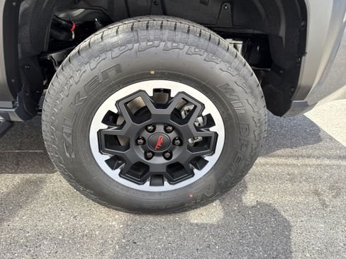 Used 2026 Toyota 4Runner TRD Off-Road Premium AWD/4WD image 8