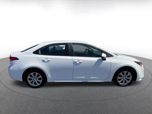 Used 2025 Toyota Corolla LE FWD image 16