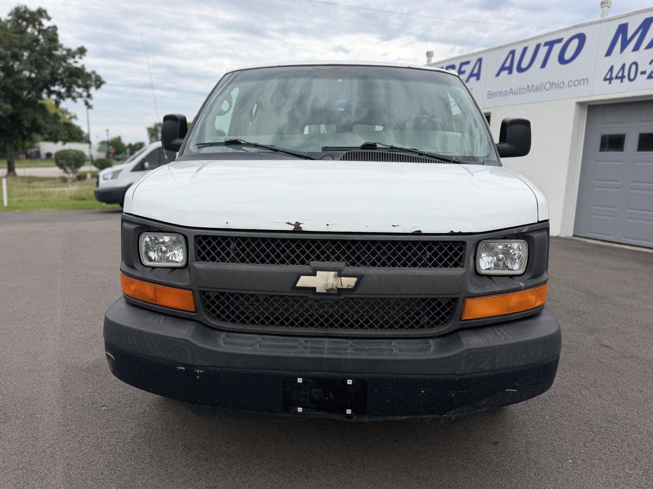 Used 2014 Chevrolet Express 1500 RWD image 3