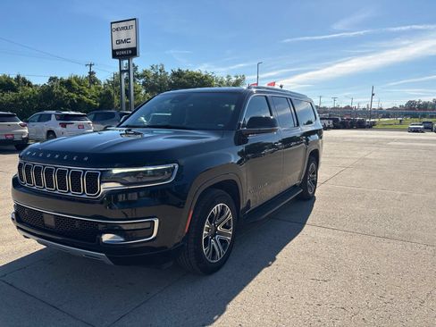 Used 2024 Jeep Wagoneer L Series II w/ Flexible Seating Group AWD/4WD image 7