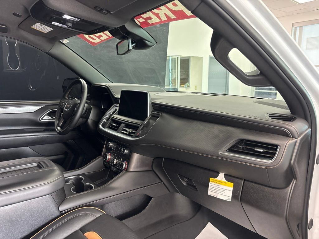 Used 2024 GMC Yukon AT4 w/ Technology Package AWD/4WD image 12
