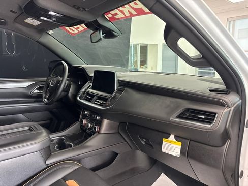 Used 2024 GMC Yukon AT4 w/ Technology Package AWD/4WD image 12