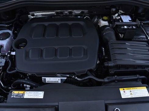 New 2026 Volkswagen Tiguan SE FWD image 27