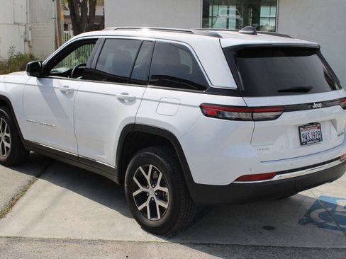 Used 2025 Jeep Grand Cherokee Limited image 6