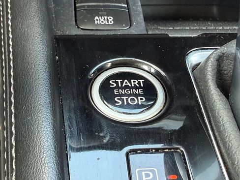 Used 2023 Nissan Kicks SR FWD image 28