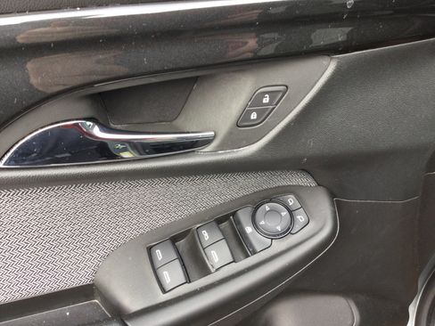 Used 2025 Chevrolet TrailBlazer LT w/ Driver Confidence Package image 9