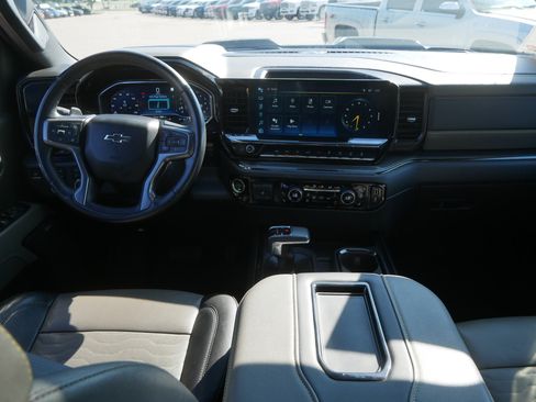 Used 2022 Chevrolet Silverado 1500 ZR2 w/ Technology Package AWD/4WD image 10