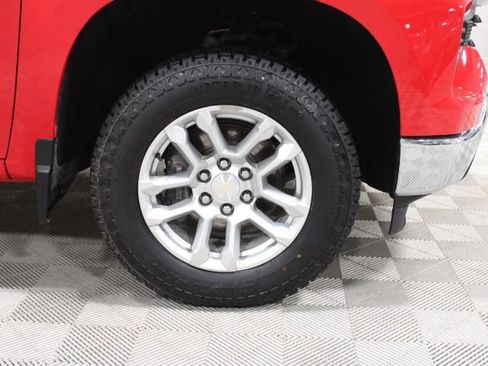 Used 2022 Chevrolet Silverado 1500 LT AWD/4WD image 45