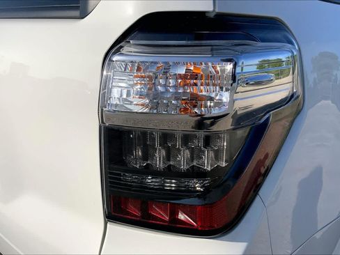 Used 2023 Toyota 4Runner SR5 Premium w/ Moonroof Package RWD image 30