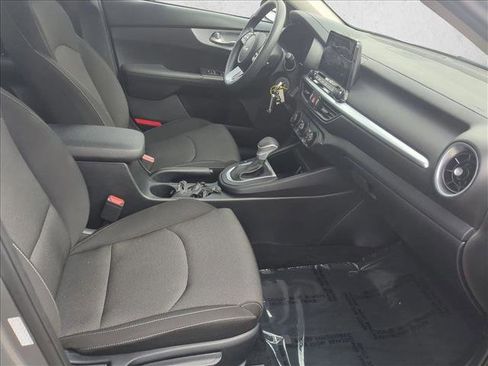 Used 2024 Kia Forte LXS w/ LXS Technology Package image 19