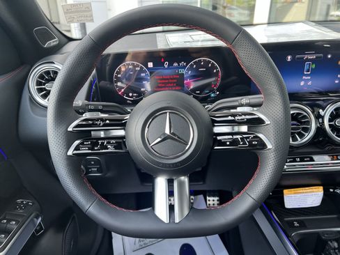 Certified 2024 Mercedes-Benz GLB 250 image 30