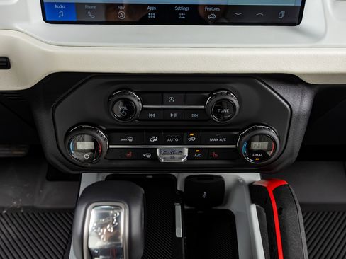 Used 2026 Ford Bronco Heritage Edition AWD/4WD image 26
