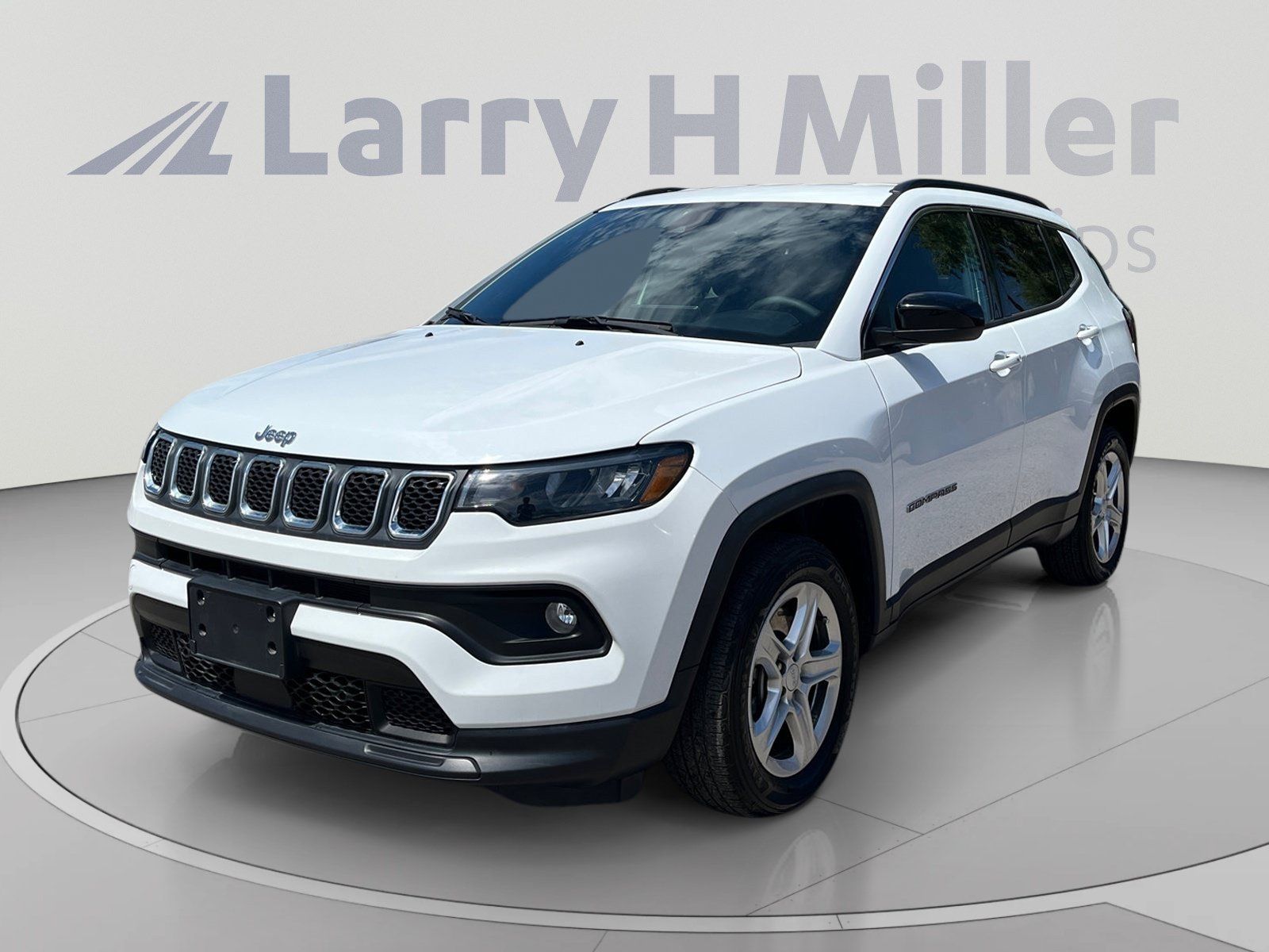 Used 2023 Jeep Compass Latitude AWD/4WD image 1