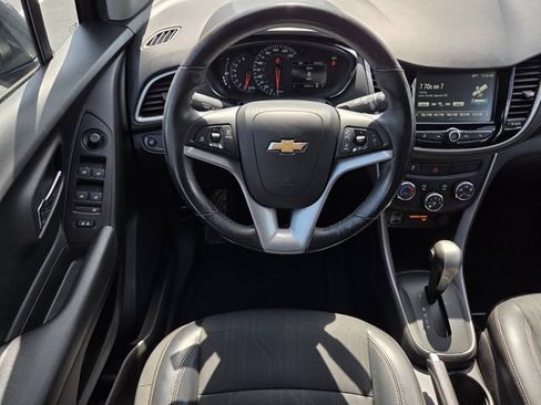 Used 2017 Chevrolet Trax LT w/ LT Convenience Package AWD/4WD image 13