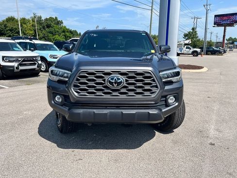 Used 2023 Toyota Tacoma TRD Off-Road AWD/4WD image 2