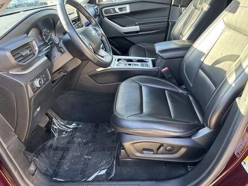 Used 2022 Ford Explorer XLT w/ Equipment Group 202A image 17