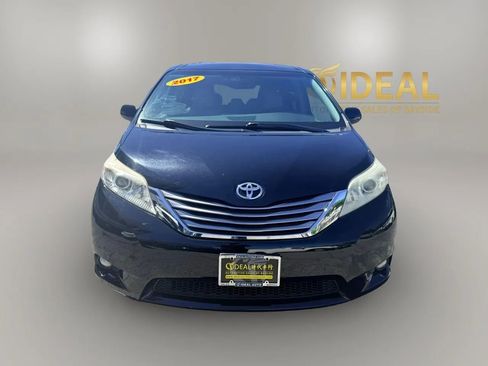 Used 2017 Toyota Sienna XLE w/ Protection Package FWD image 2