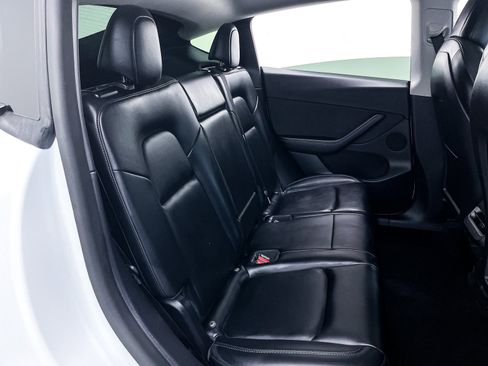 Used 2021 Tesla Model Y Long Range image 30