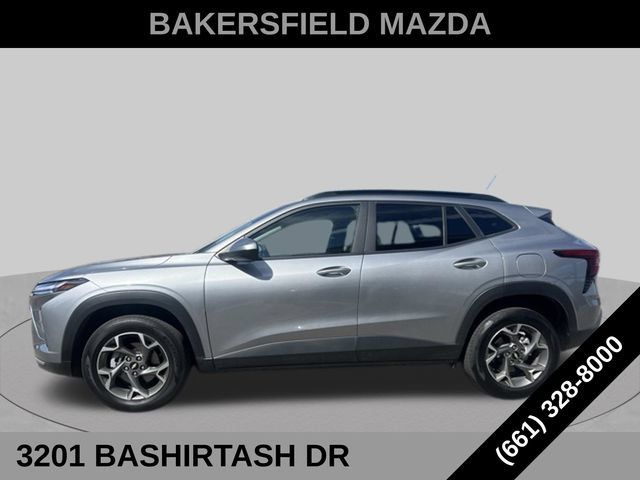 Used 2025 Chevrolet Trax LT FWD image 27