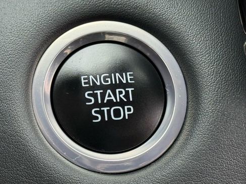 Certified 2024 Toyota Highlander XLE image 20