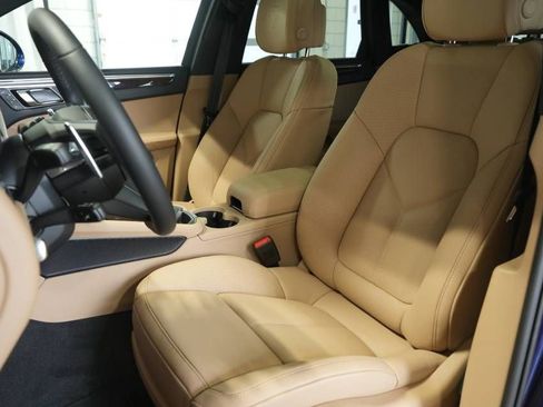 New 2026 Porsche Macan S AWD/4WD image 5