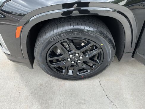 Used 2023 Chevrolet Traverse Premier w/ LPO, Floor Liner Package FWD image 13