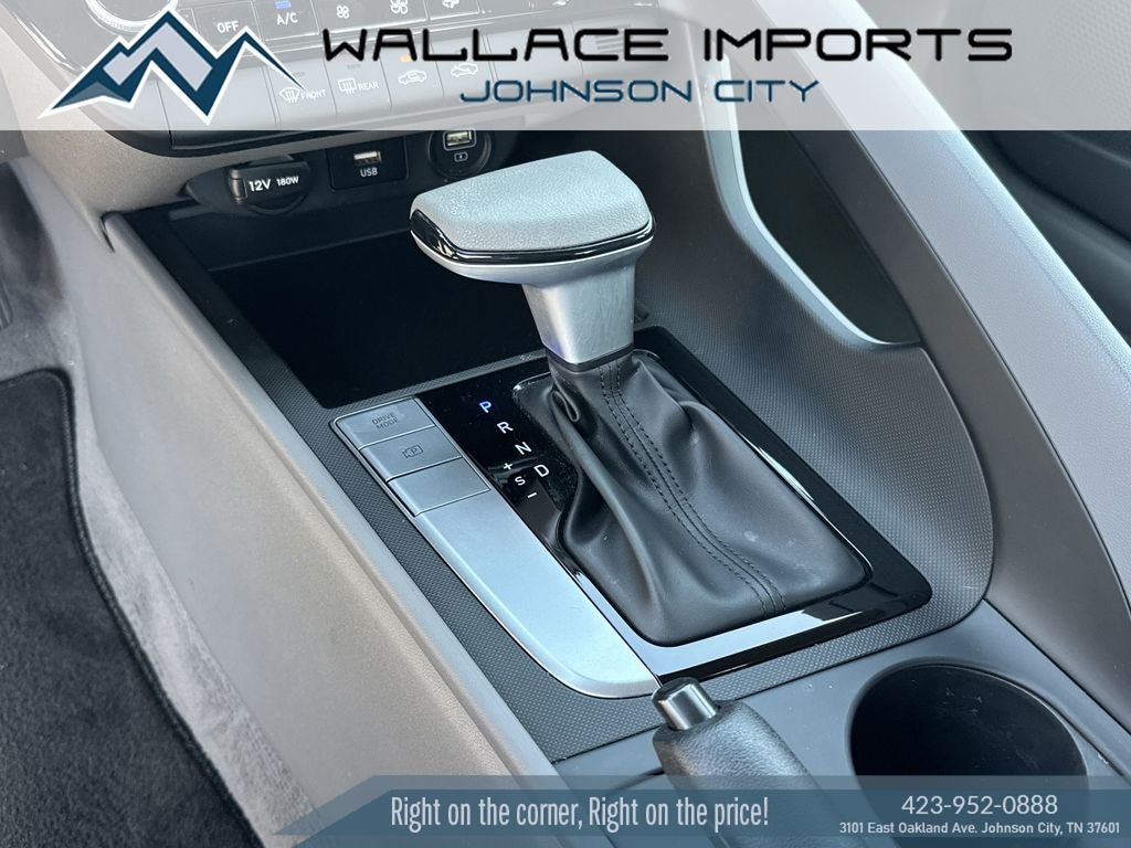 Used 2023 Hyundai Elantra SEL w/ Cargo Package FWD image 16