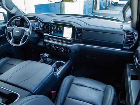 Used 2023 Chevrolet Silverado 1500 LTZ w/ LTZ Premium Package AWD/4WD image 30