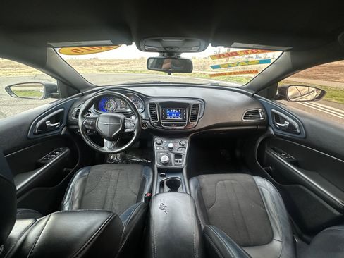 Used 2016 Chrysler 200 S FWD image 24