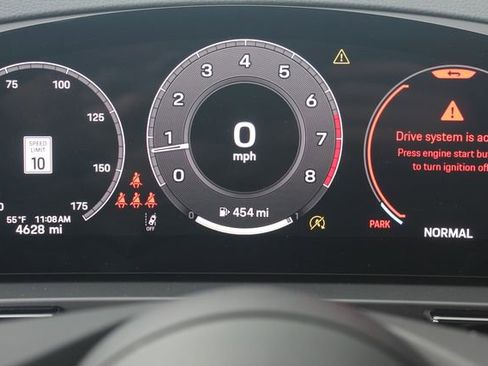 Certified 2025 Porsche Cayenne image 20