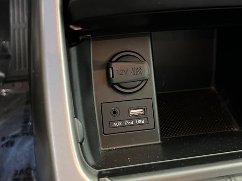 Used 2015 Hyundai Elantra SE FWD image 31