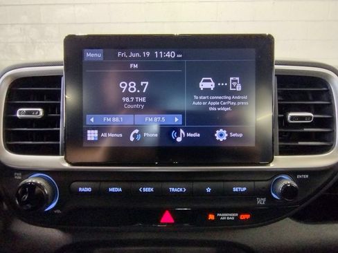 Certified 2023 Hyundai Venue SE FWD image 25