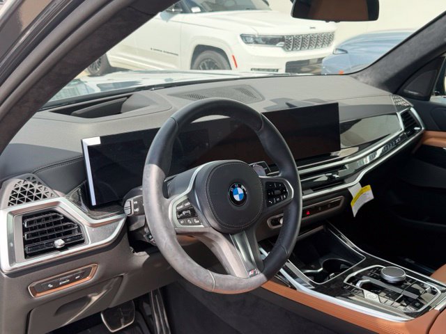 Used 2026 BMW X7 xDrive40i w/ M Sport Package AWD/4WD image 14