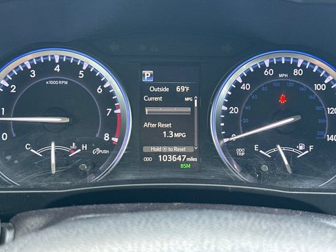 Used 2017 Toyota Highlander XLE AWD/4WD image 22