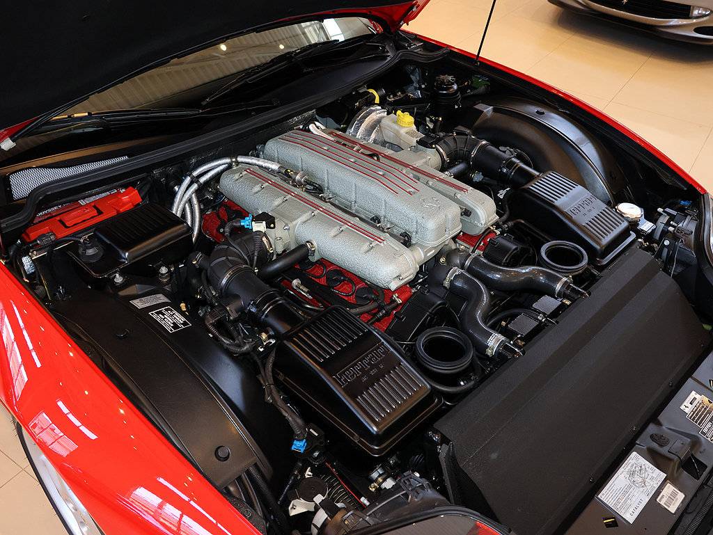 Used 2001 Ferrari 550 Maranello Coupe RWD image 84