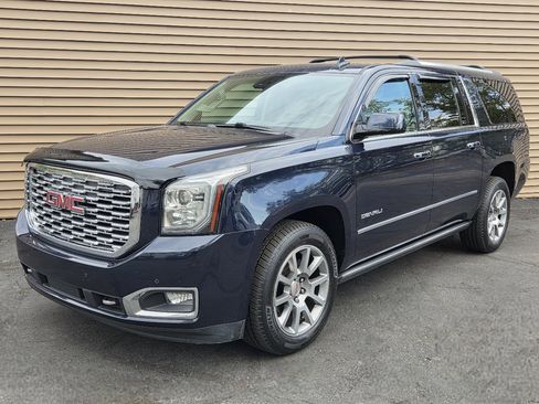 Used 2020 GMC Yukon XL Denali image 2