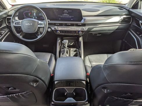 Certified 2025 Kia Telluride S FWD image 15