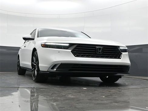 Used 2023 Honda Accord Touring image 32