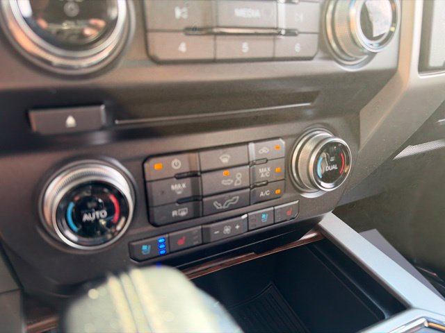 Used 2018 Ford F150 Lariat w/ Equipment Group 502A Luxury AWD/4WD image 18