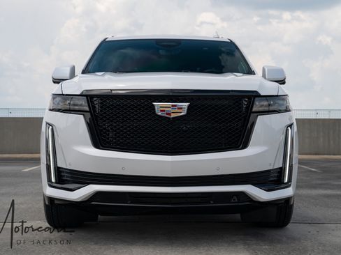 Used 2024 Cadillac Escalade Sport Platinum image 4