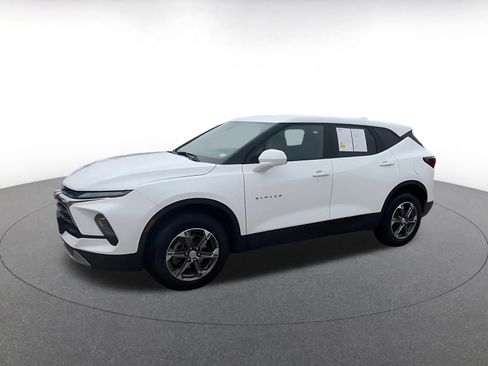 Used 2025 Chevrolet Blazer LT FWD image 8