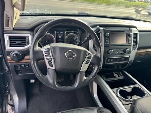 Used 2016 Nissan Titan PRO-4X image 14