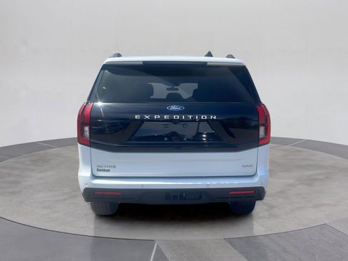 Used 2025 Ford Expedition Max Active AWD/4WD image 5