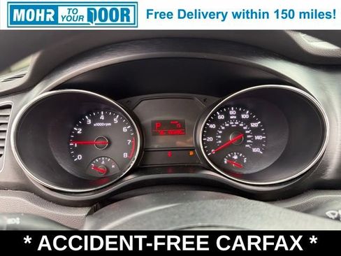Used 2018 Kia Sedona LX FWD image 17
