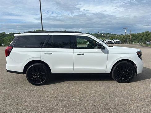 Certified 2025 Ford Expedition Platinum w/ Stealth Appearance Package AWD/4WD image 5