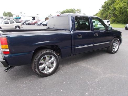 Used 2005 GMC Sierra 1500 SLE w/ Safe And Sound Package RWD image 13